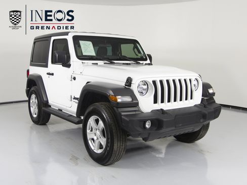 Used 2021 Jeep Wrangler Sport image 3