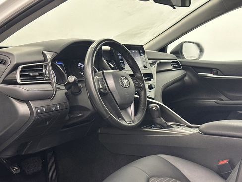 Used 2023 Toyota Camry SE image 12