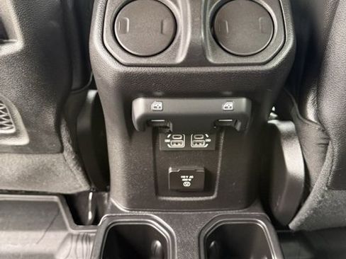 Used 2021 Jeep Gladiator Mojave image 34