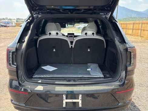 Used 2025 Volvo EX90 Ultra AWD/4WD image 9