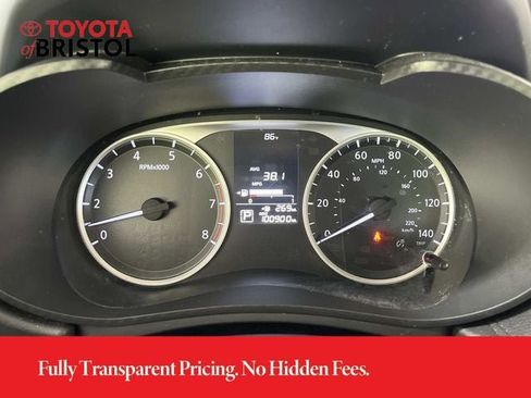 Used 2020 Nissan Versa S FWD image 33