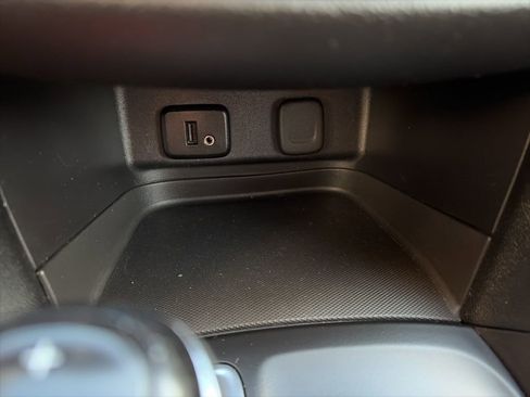 Used 2018 Chevrolet Equinox LT image 31