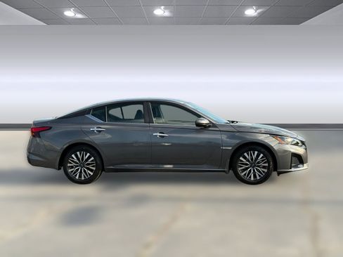 New 2025 Nissan Altima 2.5 SV w/ SV Premium Package image 7