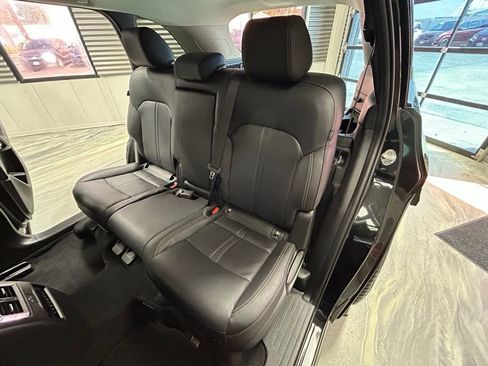 Used 2025 MAZDA CX-70 3.3 Turbo w/ Preferred Package image 5