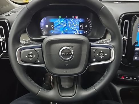 Used 2025 Volvo XC40 B5 Plus w/ Protection Package Premier AWD/4WD image 19