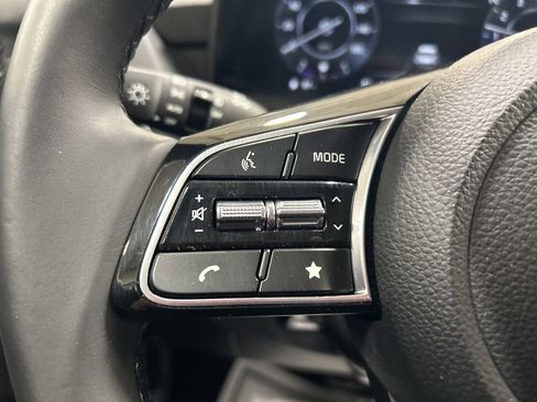 Certified 2025 Kia Seltos EX image 8