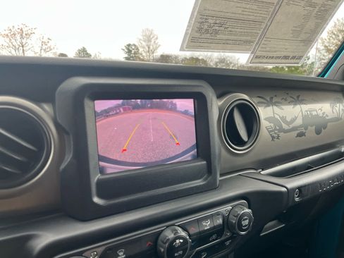 Used 2020 Jeep Wrangler Sport image 17