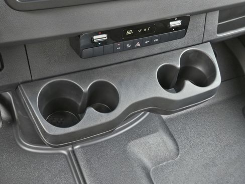 Used 2023 Mercedes-Benz Sprinter 3500 image 28