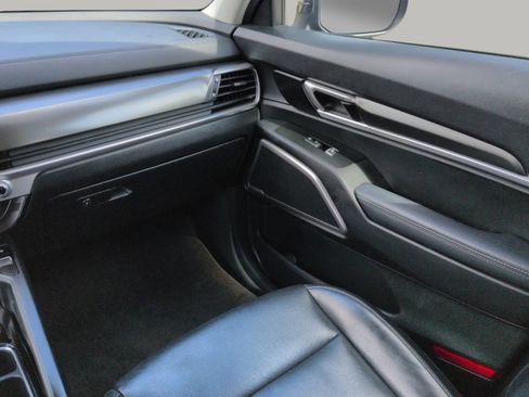 Used 2023 Kia Telluride S w/ S Sunroof Package FWD image 20