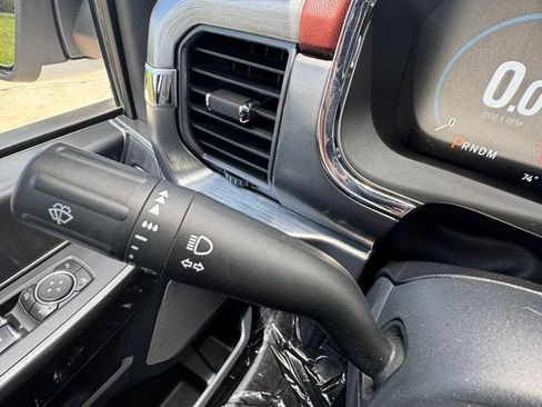 Used 2021 Ford F150 Lariat RWD image 12