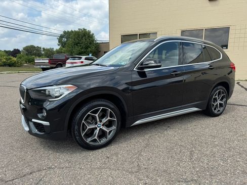 Used 2018 BMW X1 xDrive28i w/ Convenience Package AWD/4WD image 4