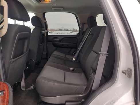 Used 2014 GMC Yukon SLE image 12