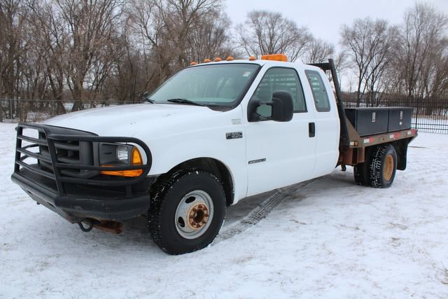 Used 2001 Ford F350 2WD SuperCab DRW Super Duty image 1