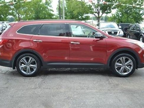 Used 2014 Hyundai Santa Fe GLS FWD image 5