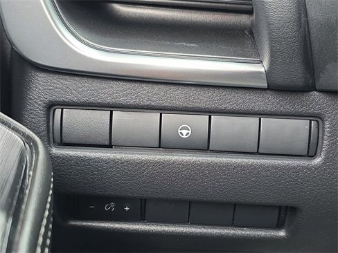 Certified 2022 Nissan Rogue SV image 31