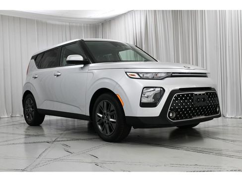 Used 2021 Kia Soul EX FWD image 2
