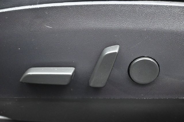 Used 2020 Tesla Model 3 Standard Range RWD image 8