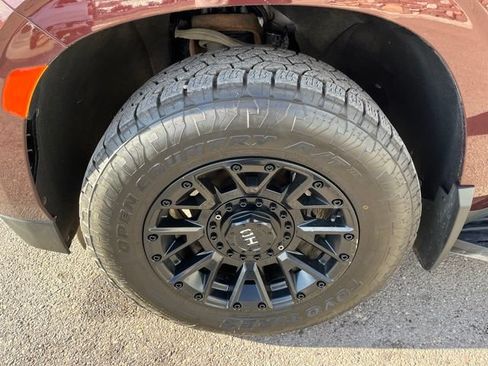 Used 2022 Chevrolet Tahoe LT AWD/4WD image 22