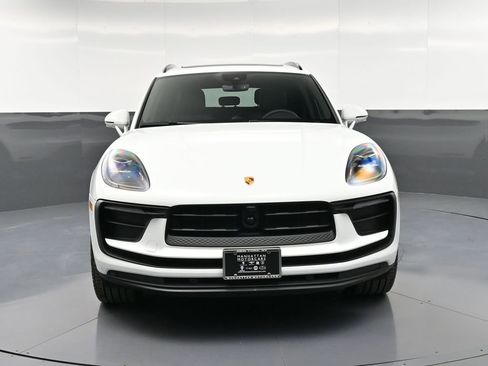 Certified 2026 Porsche Macan AWD/4WD image 11