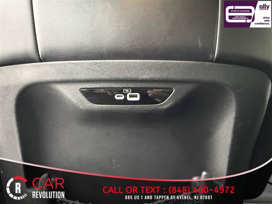 Used 2024 Chrysler Pacifica Limited FWD image 34