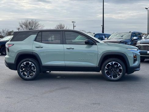 New 2026 Chevrolet Equinox LT w/ Convenience Package II image 2