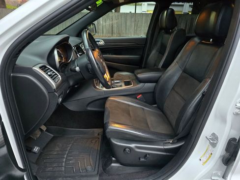 Used 2019 Jeep Grand Cherokee Altitude image 28