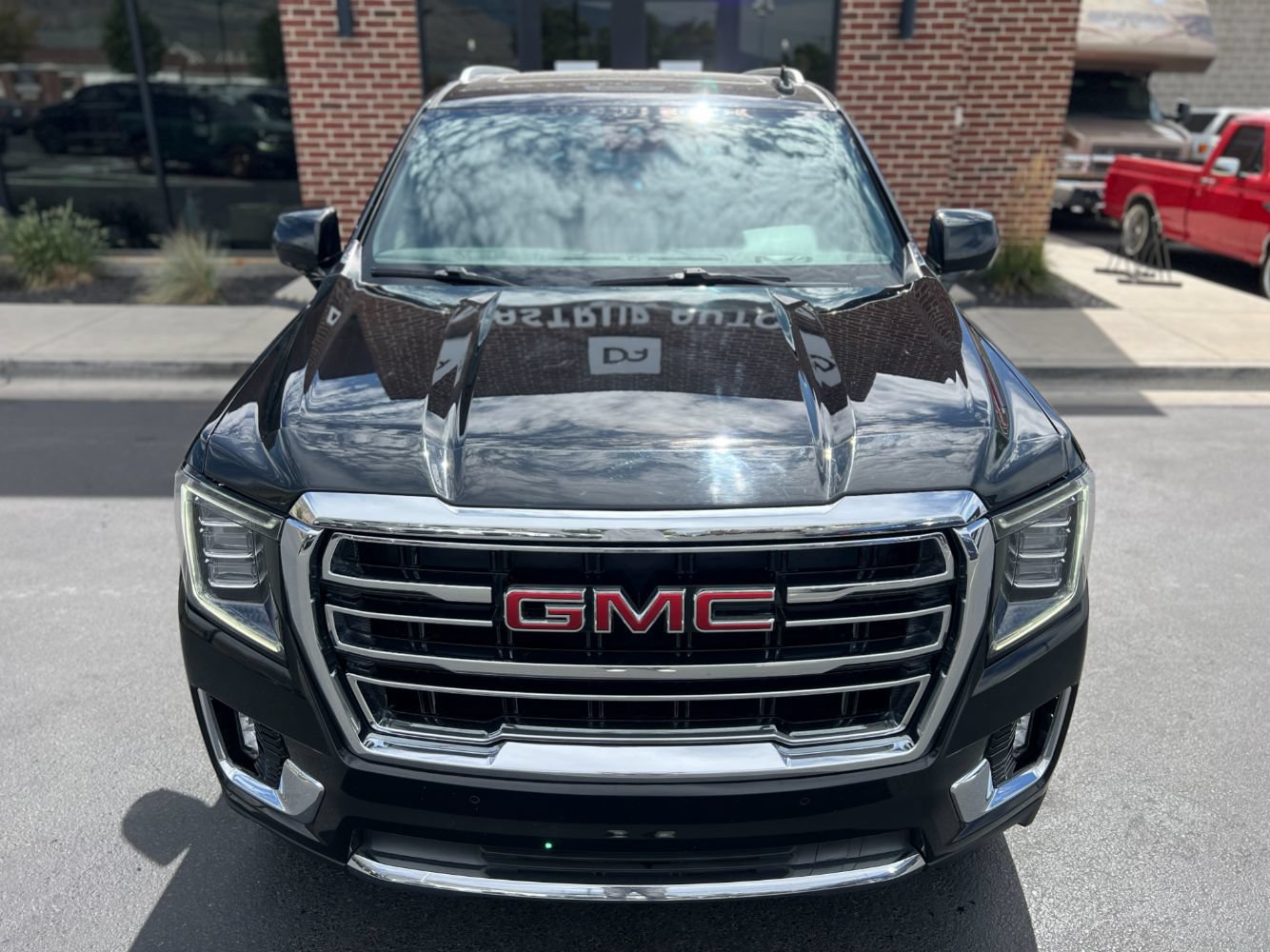 Used 2023 GMC Yukon SLT w/ Max Trailering Package AWD/4WD image 9
