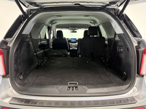 Used 2023 Ford Explorer XLT w/ Equipment Group 202A image 29
