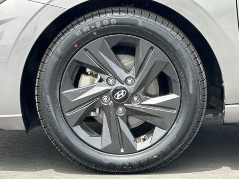 Used 2021 Hyundai Elantra SEL FWD image 25