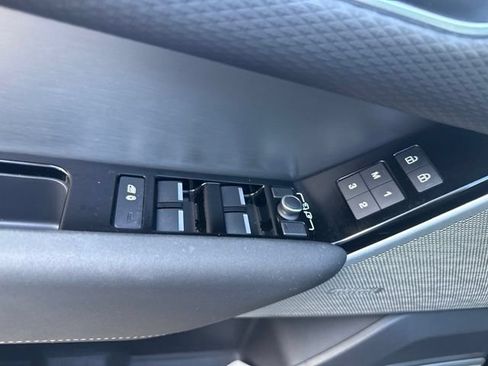 Used 2023 Land Rover Range Rover Velar R-Dynamic S AWD/4WD image 16