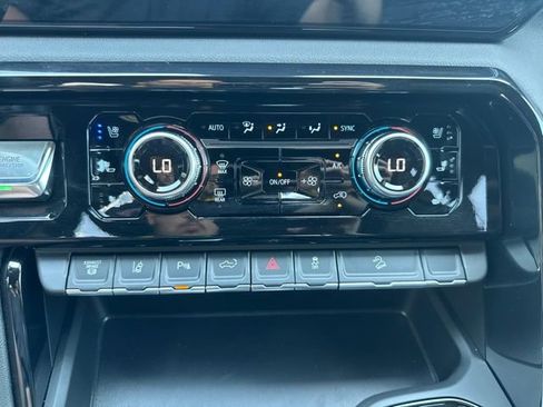 New 2026 GMC Sierra 2500 AT4 w/ AT4 Premium Plus Package AWD/4WD image 10