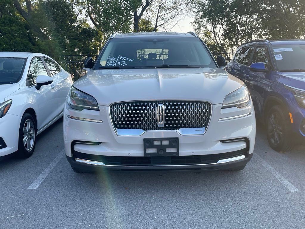 Used 2021 Lincoln Aviator AWD w/ Class IV Trailer Tow Package image 2
