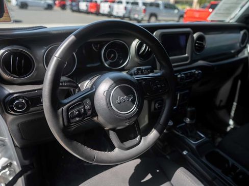 Used 2023 Jeep Wrangler Unlimited Sport AWD/4WD image 8