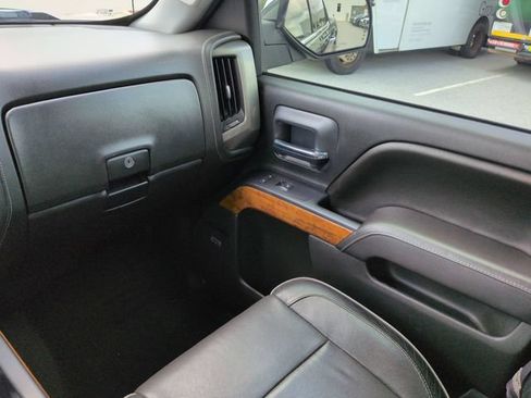 Used 2017 Chevrolet Silverado 1500 High Country AWD/4WD image 17