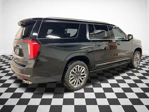 Certified 2023 GMC Yukon XL Denali Ultimate AWD/4WD image 9