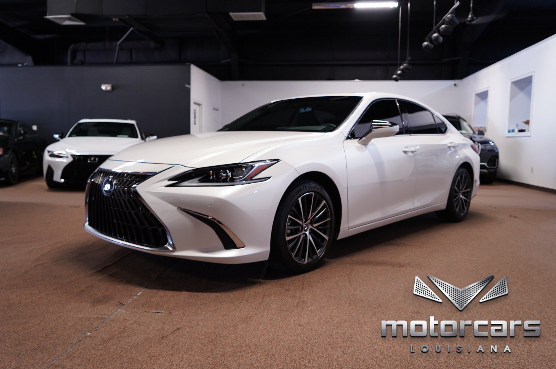 Used 2024 Lexus ES 350 w/ Premium Package FWD image 3