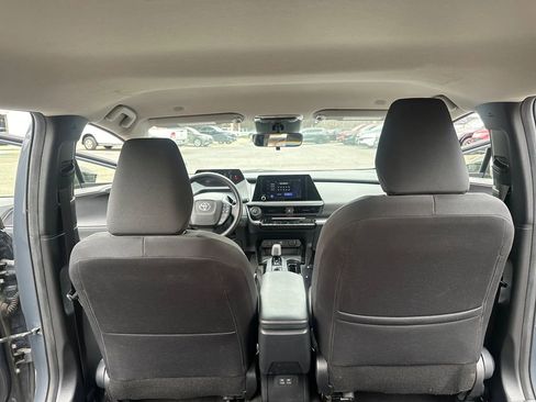 Used 2024 Toyota Prius LE image 27