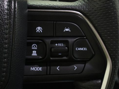 Used 2024 Toyota Tacoma TRD Off-Road image 29