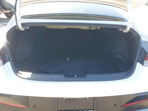 Used 2024 Hyundai Elantra Limited image 7