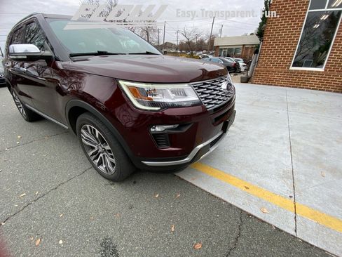 Used 2018 Ford Explorer Platinum image 28