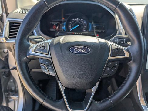 Used 2023 Ford Edge Titanium image 31