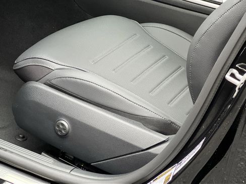 New 2025 Mercedes-Benz C 300 4MATIC Sedan image 12