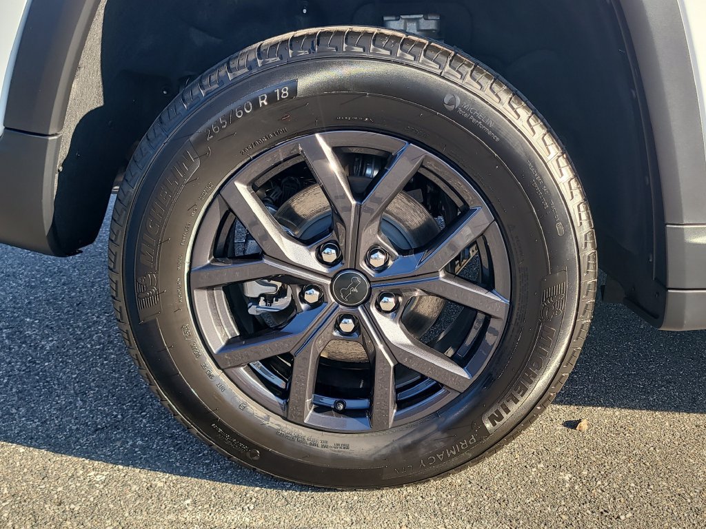 New 2027 Jeep Grand Cherokee Altitude AWD/4WD image 6