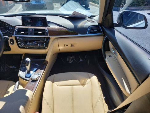 Used 2017 BMW 320i Sedan image 14