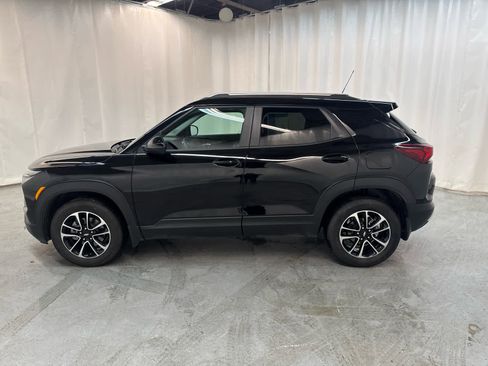 Certified 2025 Chevrolet TrailBlazer LT w/ Convenience Package image 2