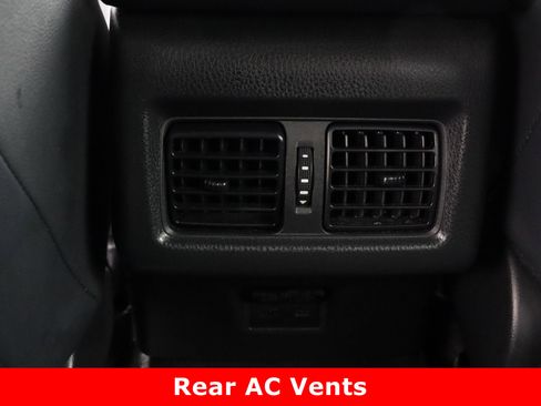 Used 2025 Toyota Camry SE image 29