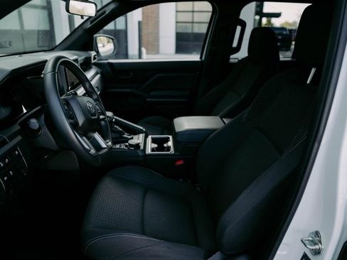 Used 2025 Toyota 4Runner SR5 image 16