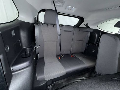 Used 2023 Toyota Highlander LE FWD image 18