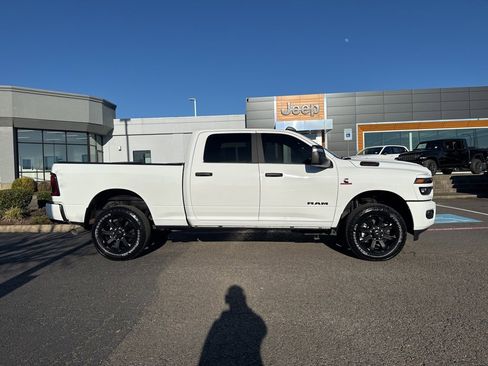 Used 2025 RAM 2500 Big Horn image 9