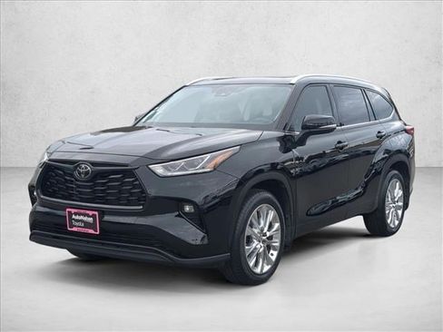 Used 2023 Toyota Highlander Limited image 1